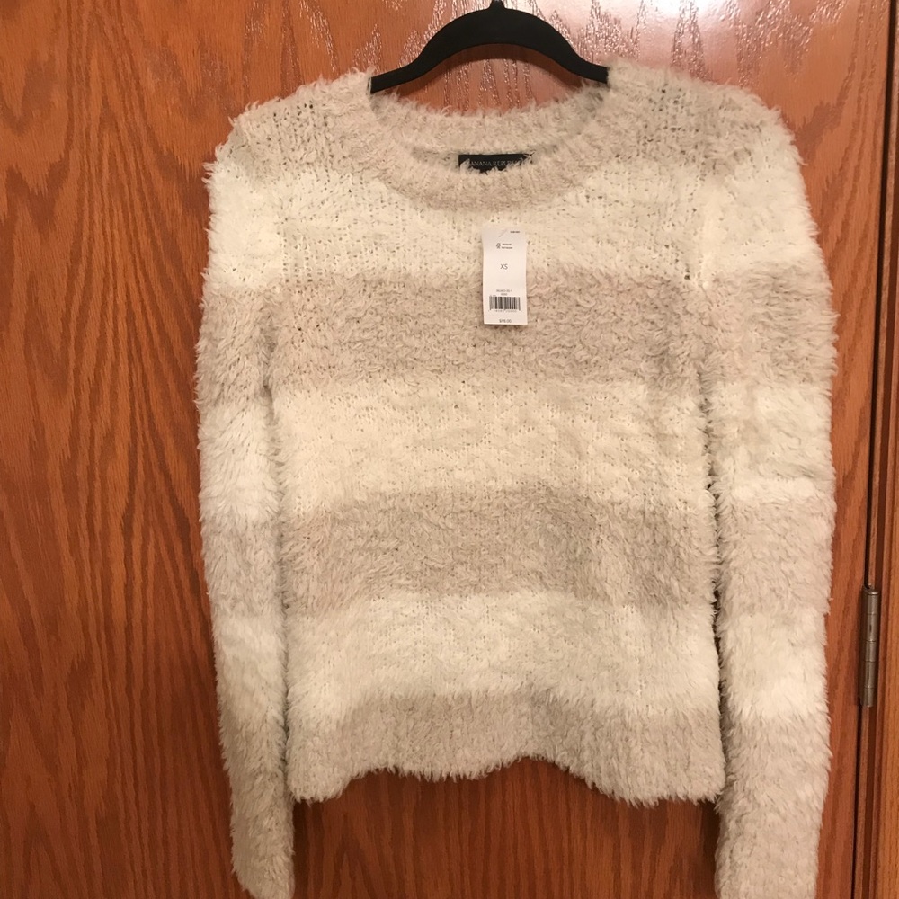 Banana Republic Sweater (Size XS) NEVER WORN